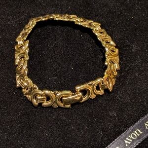 Avon Textured Link Bracelet in Polished Gold
